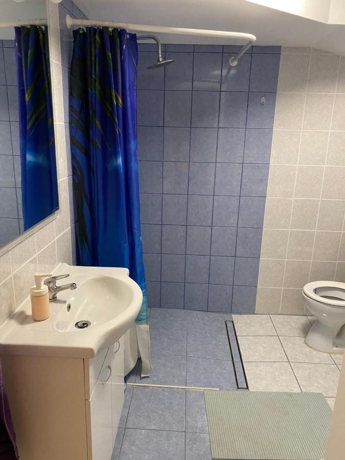 Room Julija Жировница Экстерьер фото